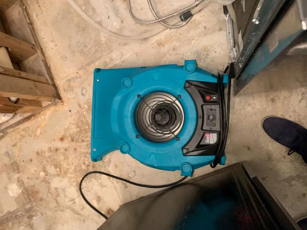 Air mover drying equipment for Mold Remediation & Removal in Fort Myers Shores